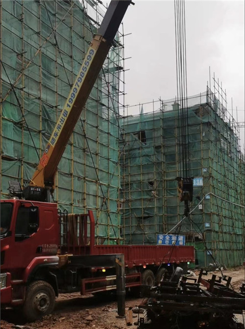 江口县“慢工细活”—— 吊车的 “微动控制” 技术